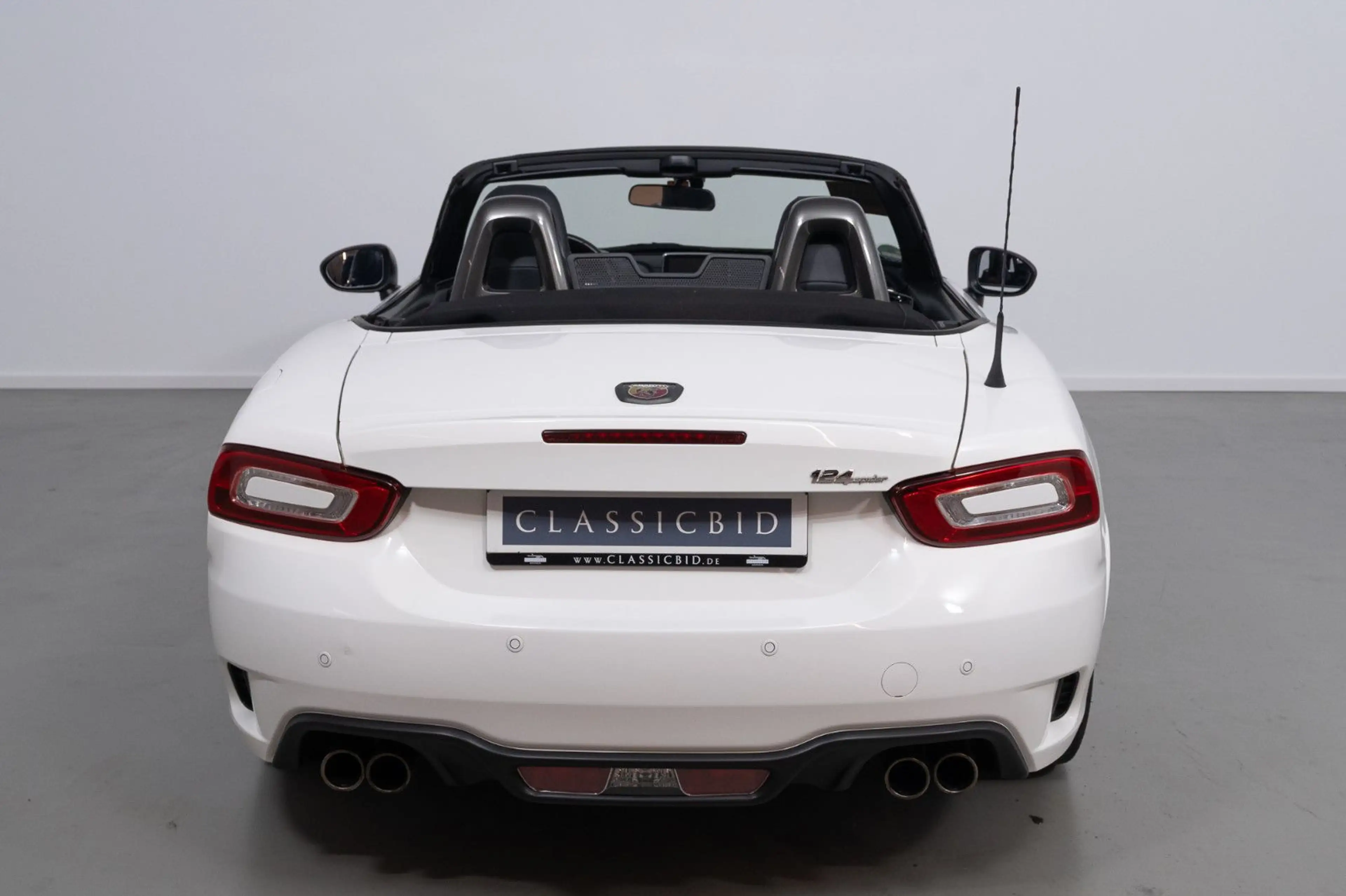 Abarth 124 Spider — photo 4