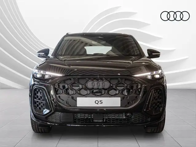 Audi Q5 view 4