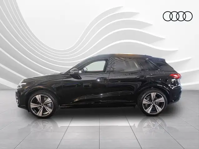 Audi Q5 view 6