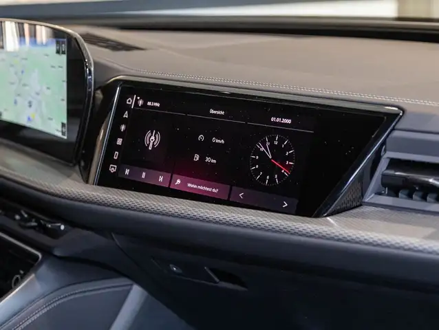 Audi Q5 view 11