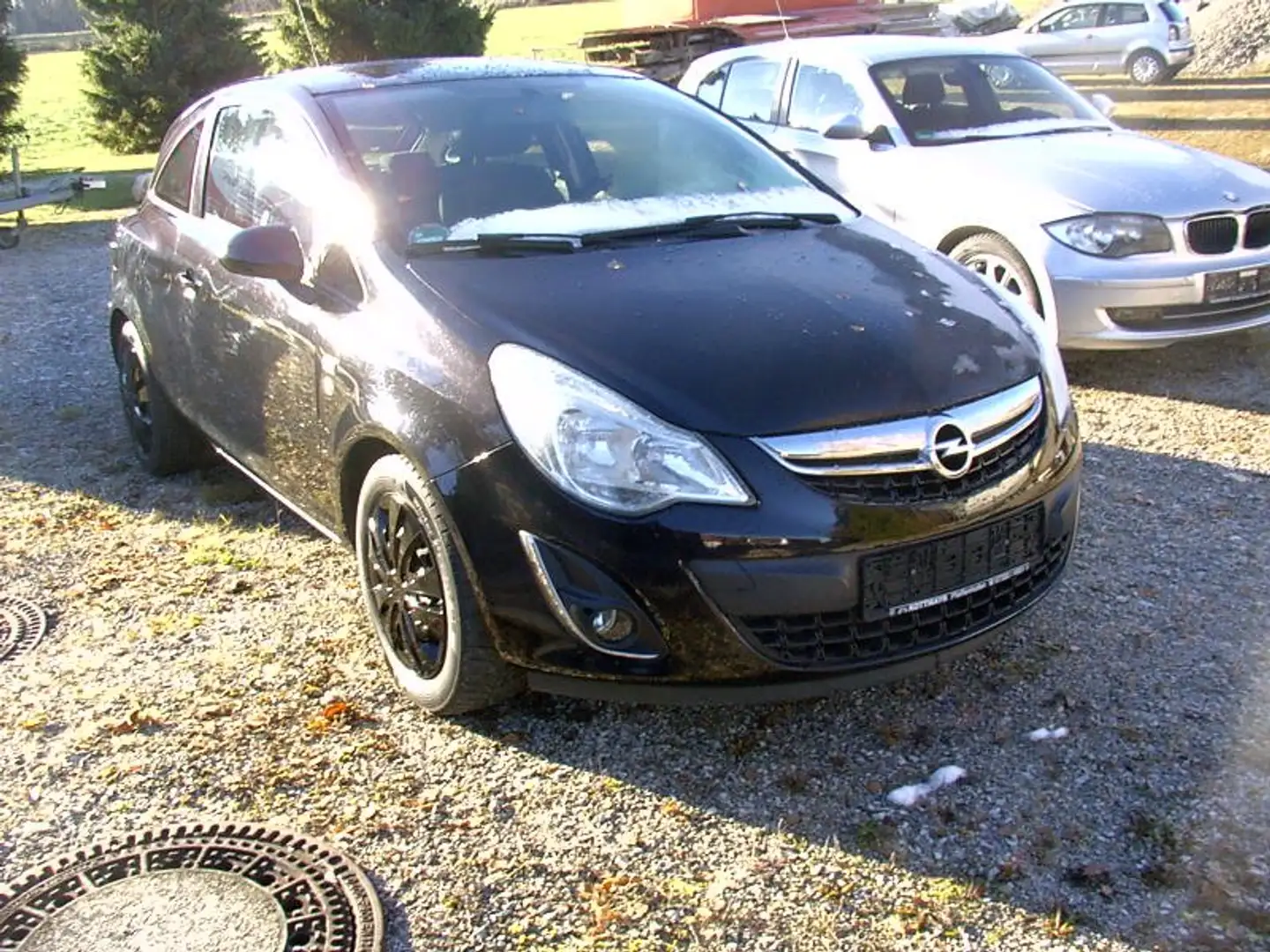 Opel Corsa Color Edition Schwarz - 1