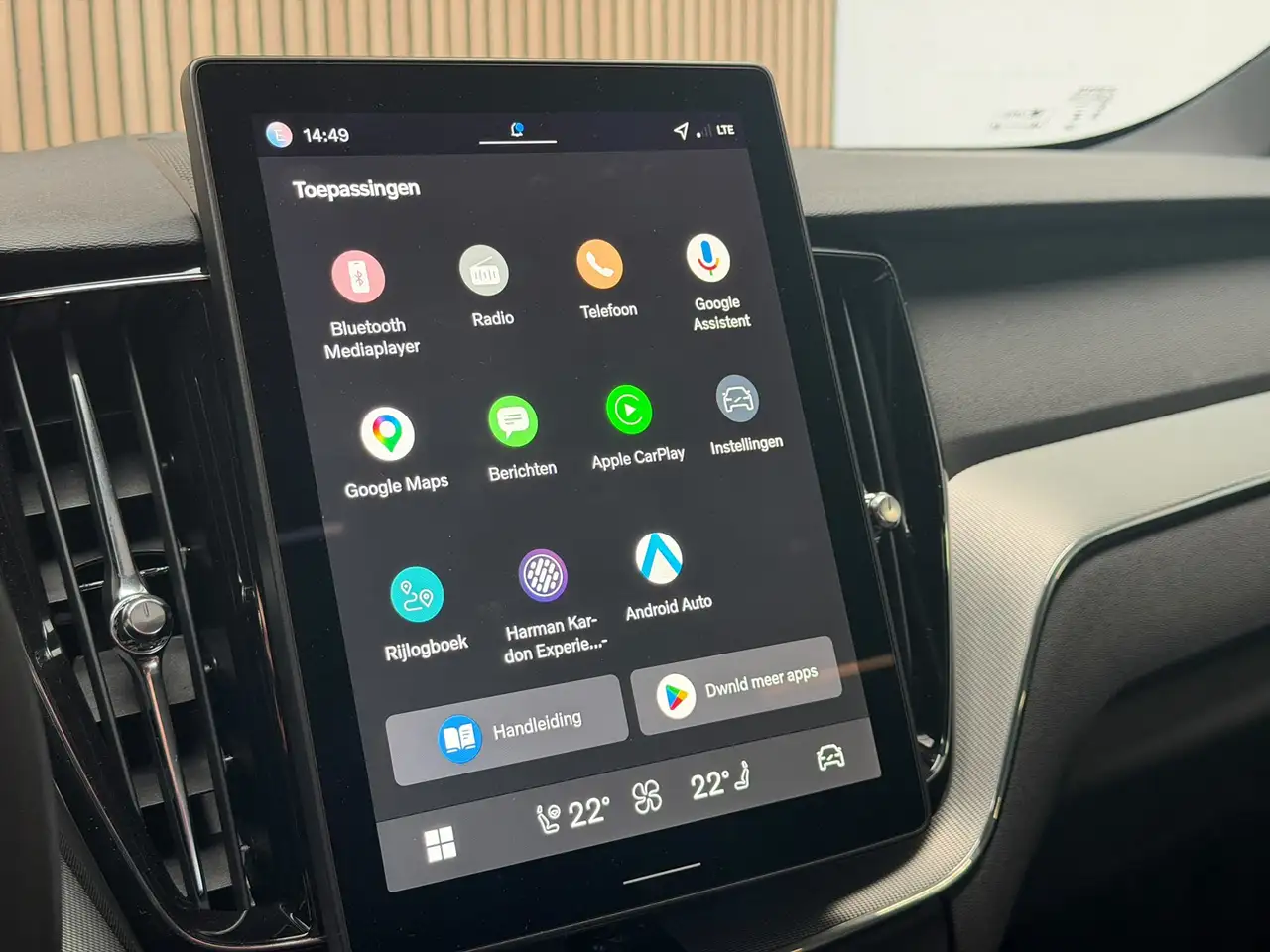 Volvo XC60 2.0 T8 Plug-in hybrid AWD Plus Black Edition FAC, миниатюра 18