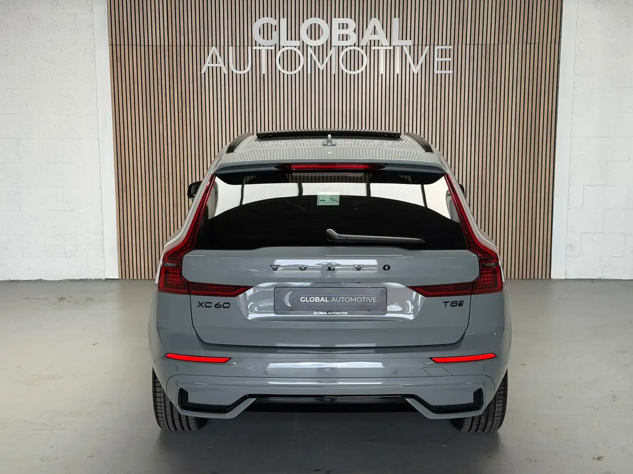 Volvo XC60 2.0 T8 Plug-in hybrid AWD Plus Black Edition FAC, миниатюра 5