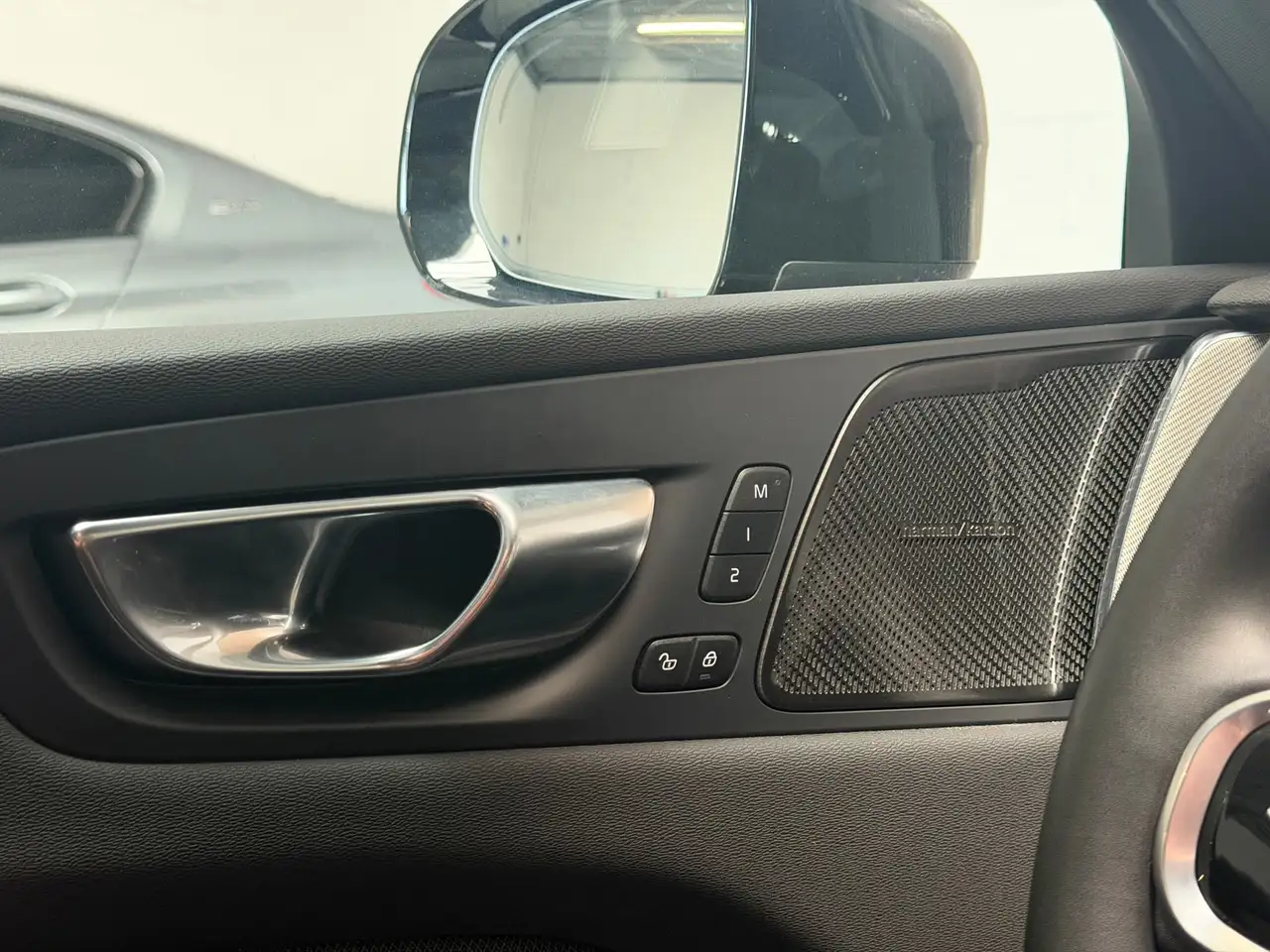 Volvo XC60 2.0 T8 Plug-in hybrid AWD Plus Black Edition FAC, миниатюра 14
