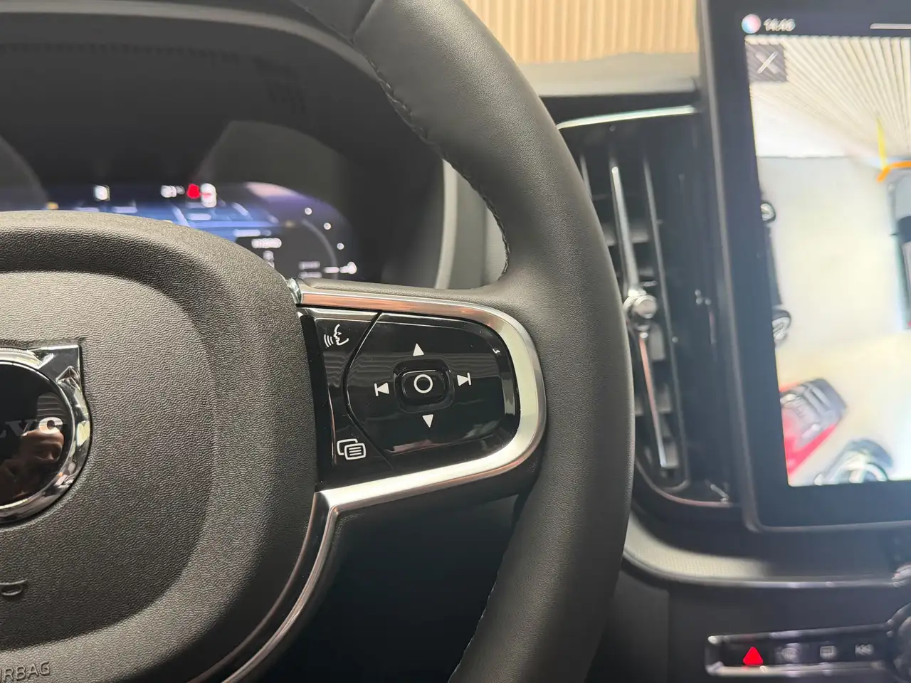 Volvo XC60 2.0 T8 Plug-in hybrid AWD Plus Black Edition FAC, миниатюра 11