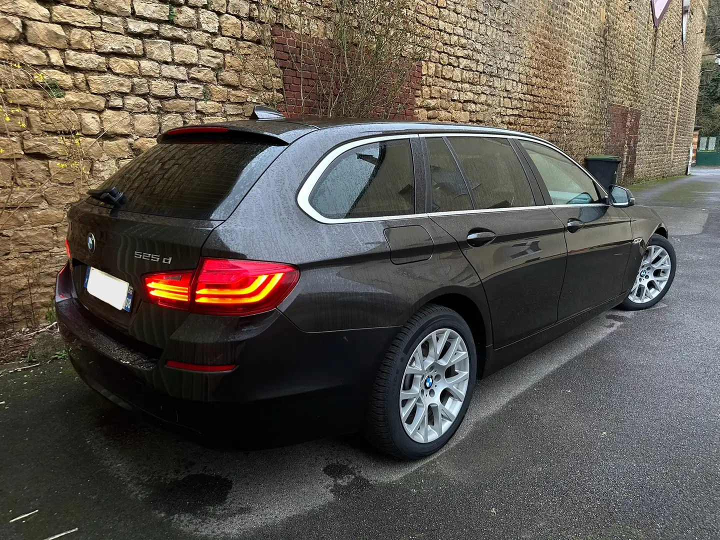 BMW 525 Touring 525d 218 ch Business CUIR GPS ANNEE 2016 Brun - 2