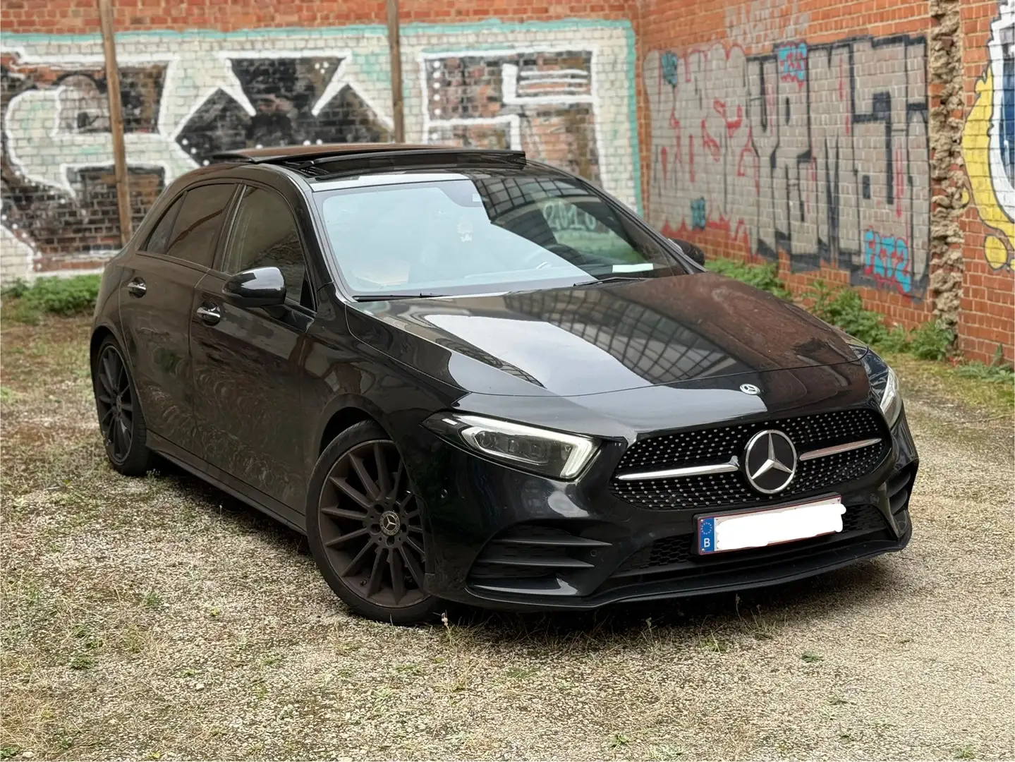 Mercedes-Benz A 180 PACK AMG - FULL OPTIONS - TOIT PANO - BOITE AUTO Zwart - 1