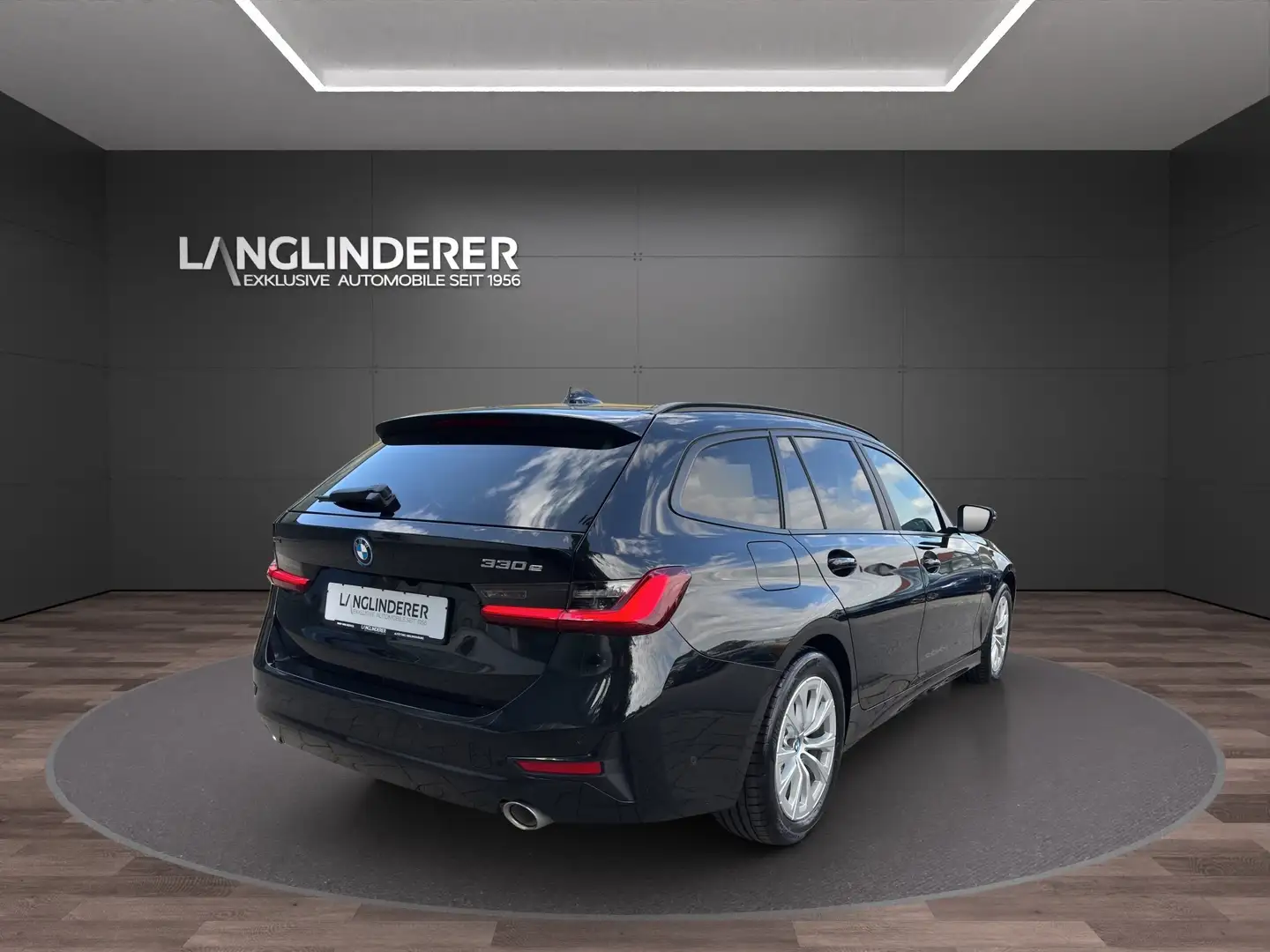 BMW 330 e xDrive Touring Advantage HiFi Head-Up Schwarz - 2