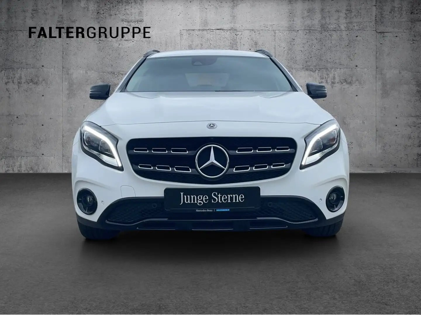 Mercedes-Benz GLA 180 GLA 180 URBAN+360°+MEMO+EASYP+NIGHT+BREMSASS+SHZ Biały - 2