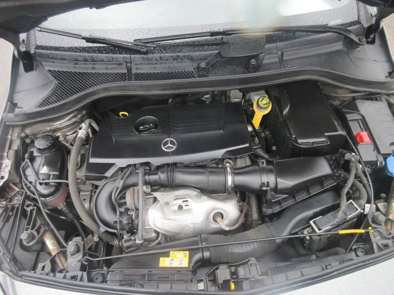 Mercedes-Benz B-Class снимка Mercedes-Benz B-Class
