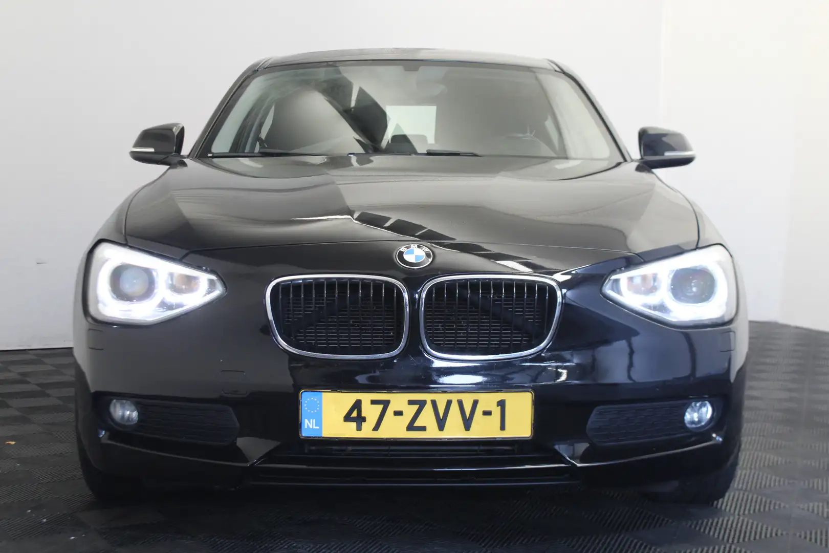 BMW 114 1-serie 114i EDE Business+ Zwart - 2