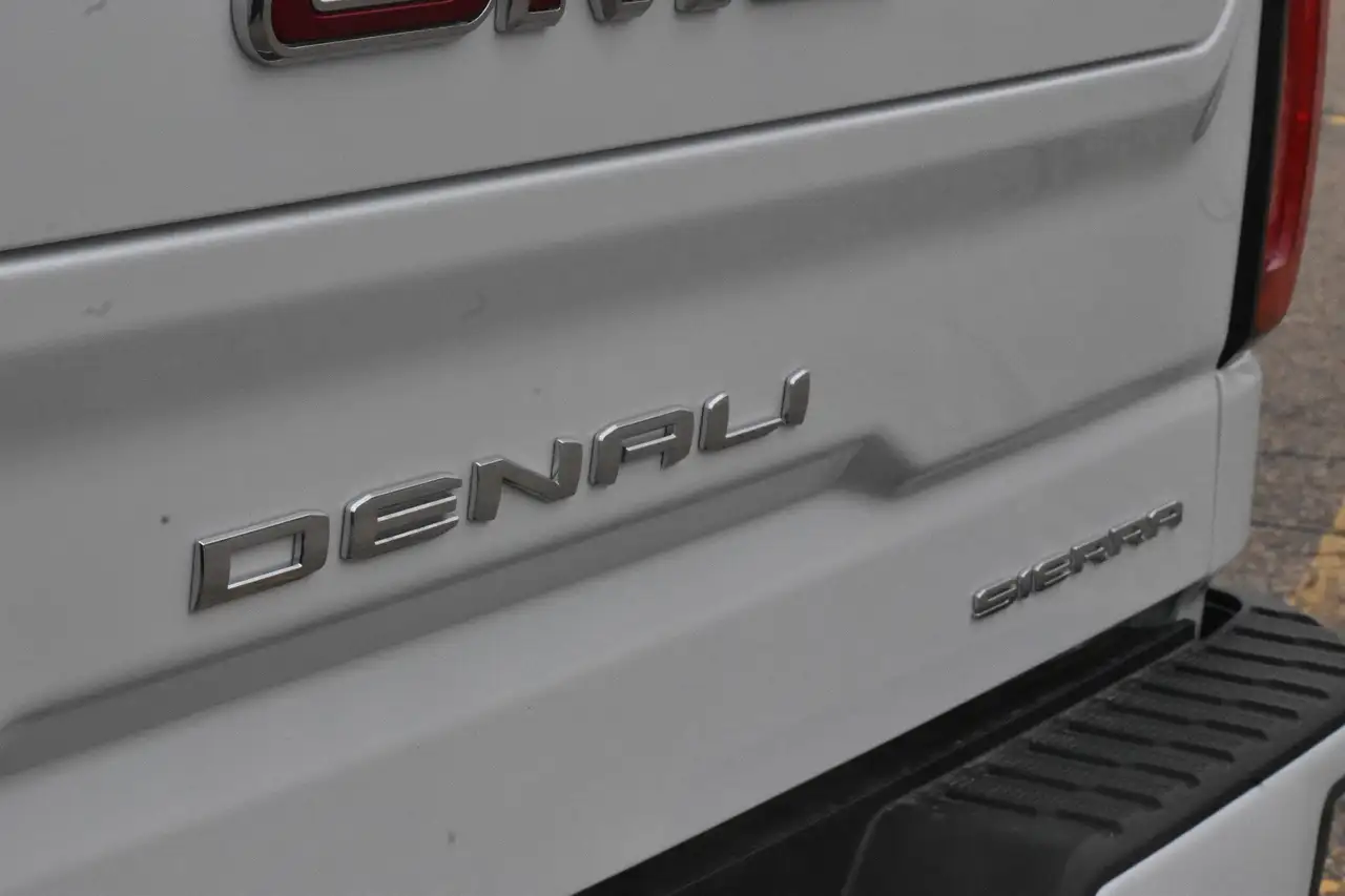 GMC Sierra 1500 photo GMC Sierra 1500