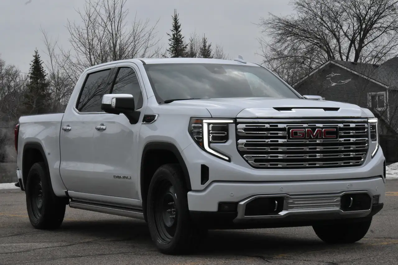 GMC Sierra 1500 photo GMC Sierra 1500