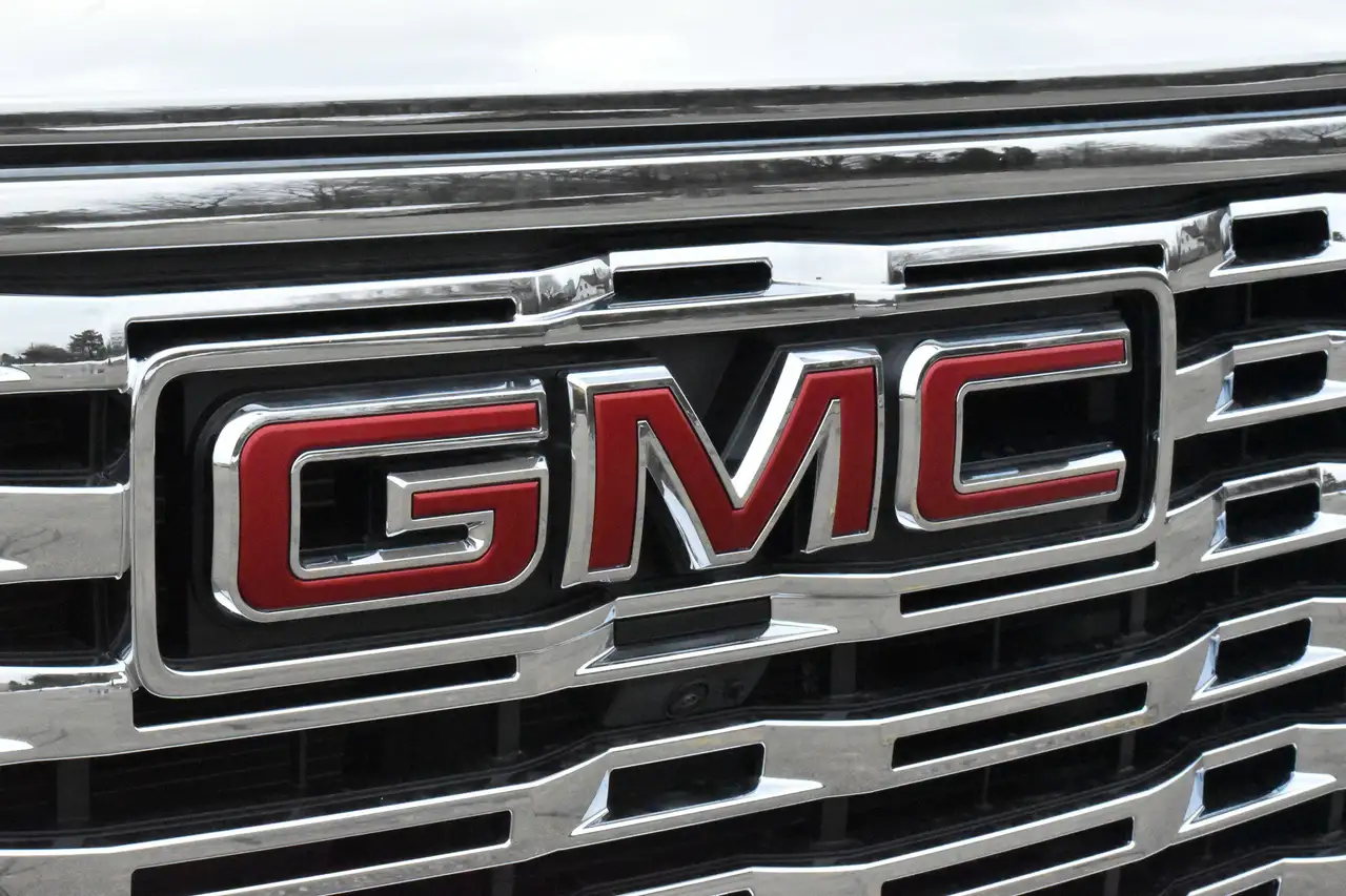 GMC Sierra 1500 photo GMC Sierra 1500