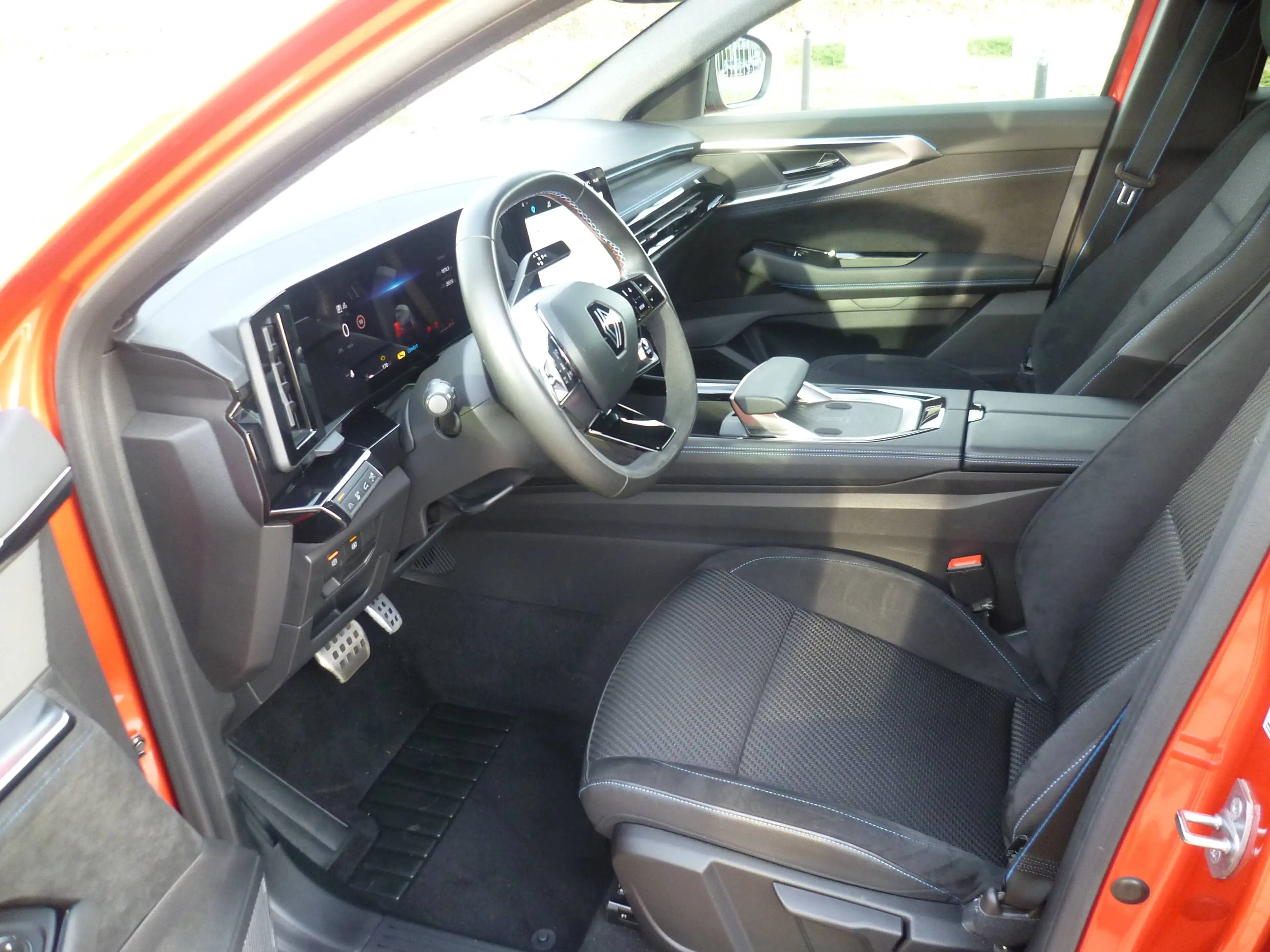 Renault Austral Mild Hybrid 160 Automatik Techno Esprit Alpine — photo 7