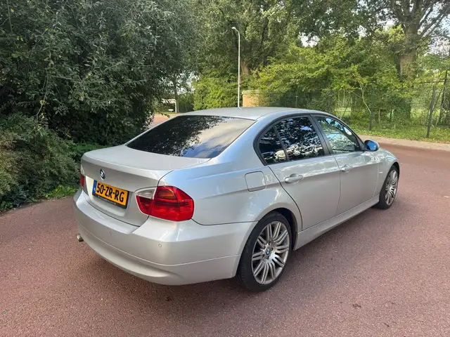 BMW 3 Series view 7
