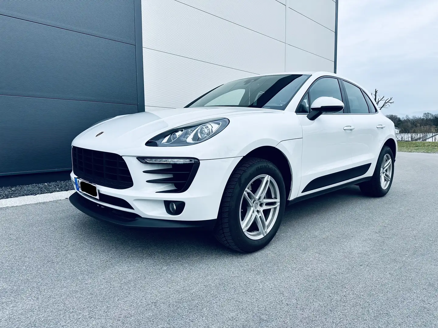 Porsche Macan PDK PDLS Xenon Navi EZ:07/2018 Top Zustand Weiß - 1