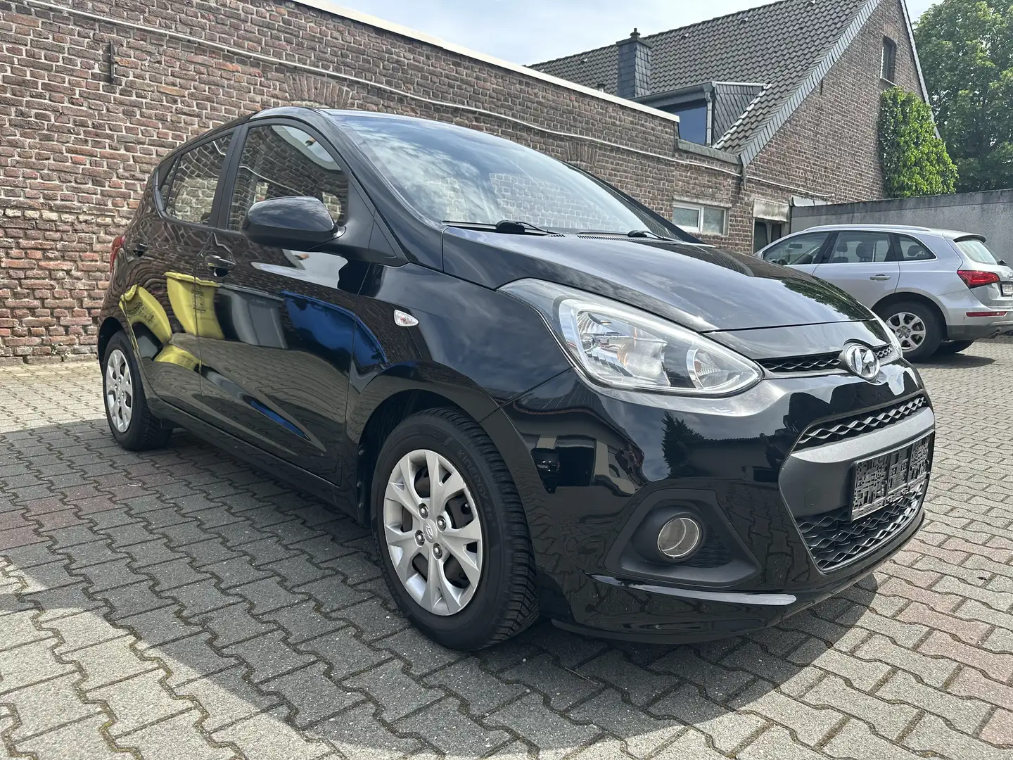 Hyundai i10 1.0 Classic Green *Klimaanlage* crna - 1