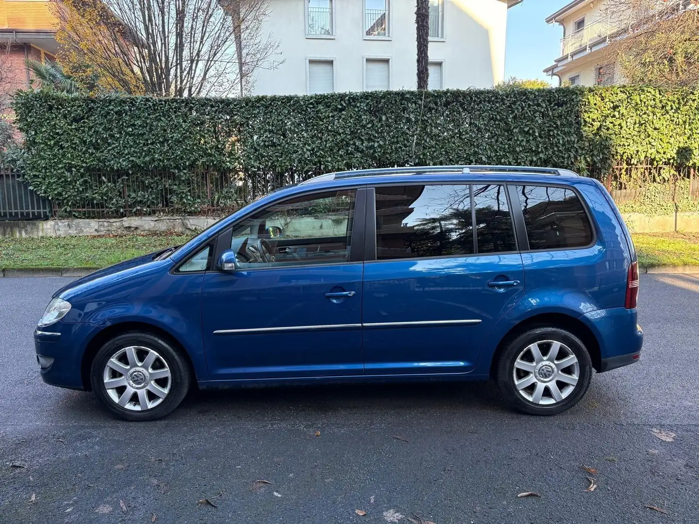 Volkswagen Touran 1.4 16V TSI Highline Modrá - 2