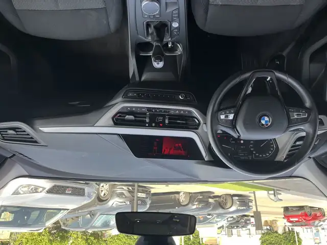 BMW 1 Series view 13