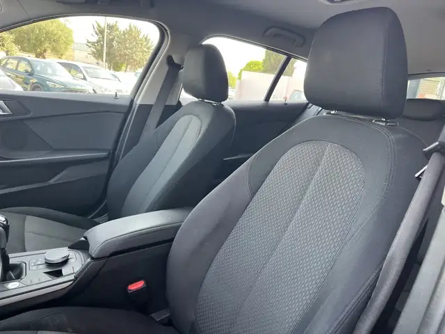 BMW 1 Series view 15