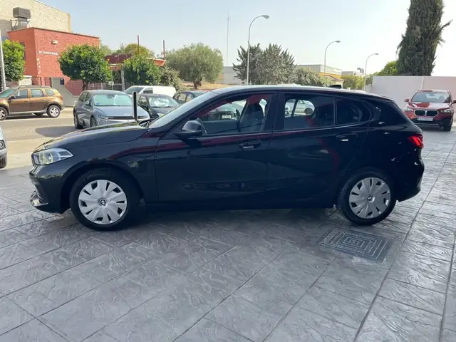 BMW 1 Series view 9