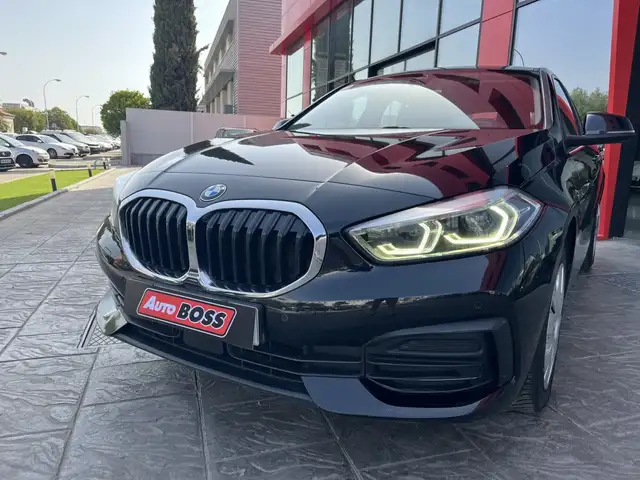BMW 1 Series view 10