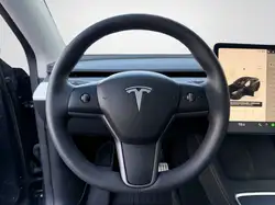 Tesla Model Y снимка Tesla Model Y