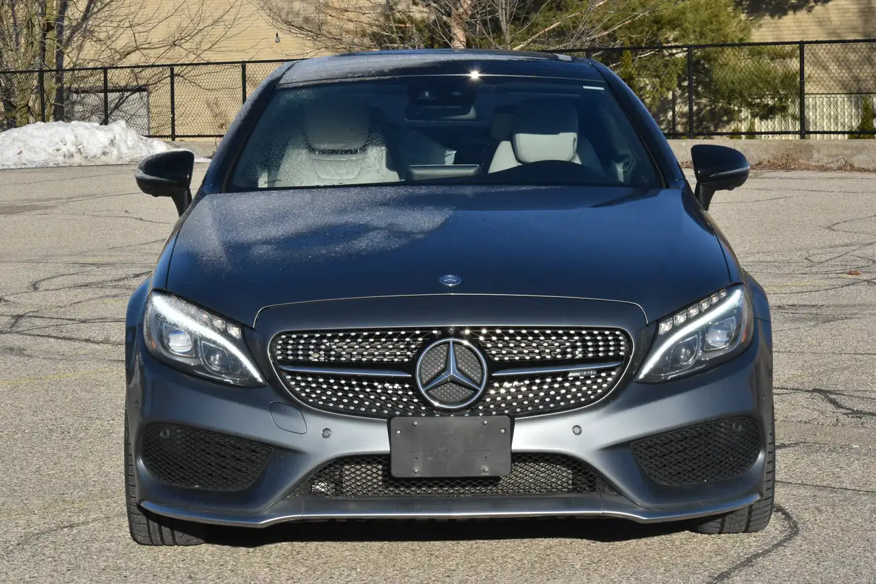 Mercedes-Benz C-Class снимка Mercedes-Benz C-Class