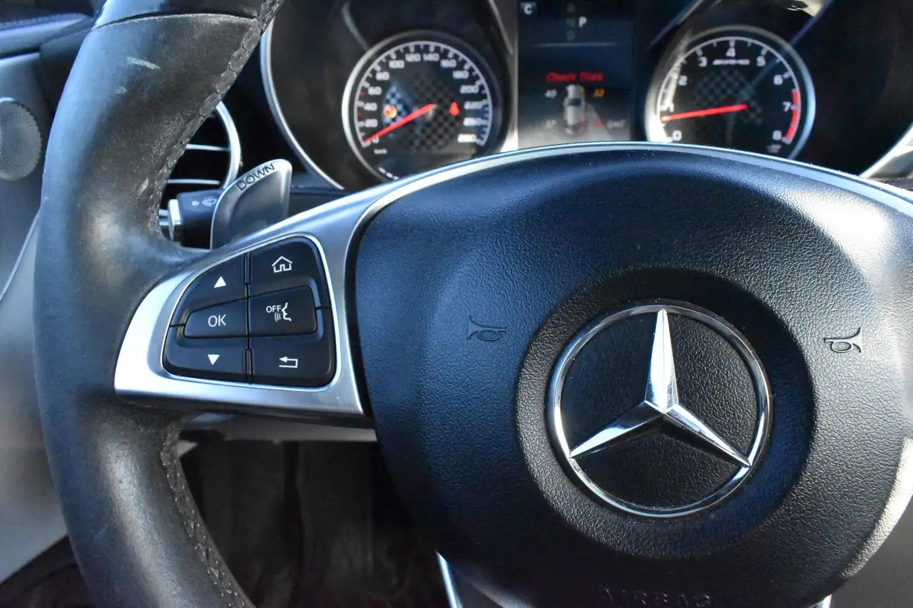 Mercedes-Benz C-Class снимка Mercedes-Benz C-Class