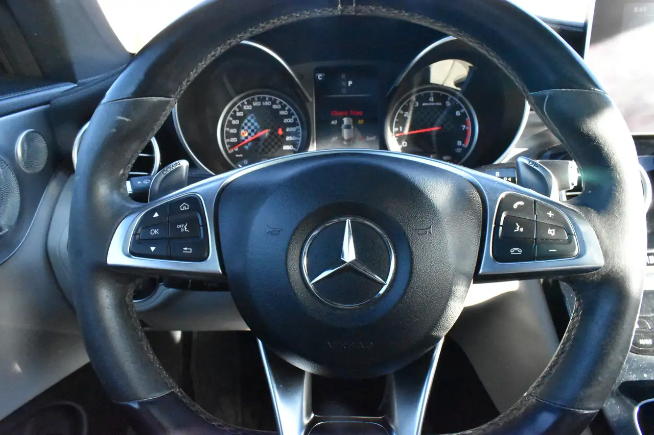 Mercedes-Benz C-Class снимка Mercedes-Benz C-Class