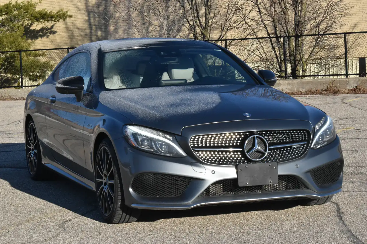 Mercedes-Benz C-Class снимка Mercedes-Benz C-Class