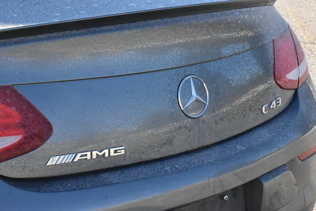 Mercedes-Benz C-Class снимка Mercedes-Benz C-Class