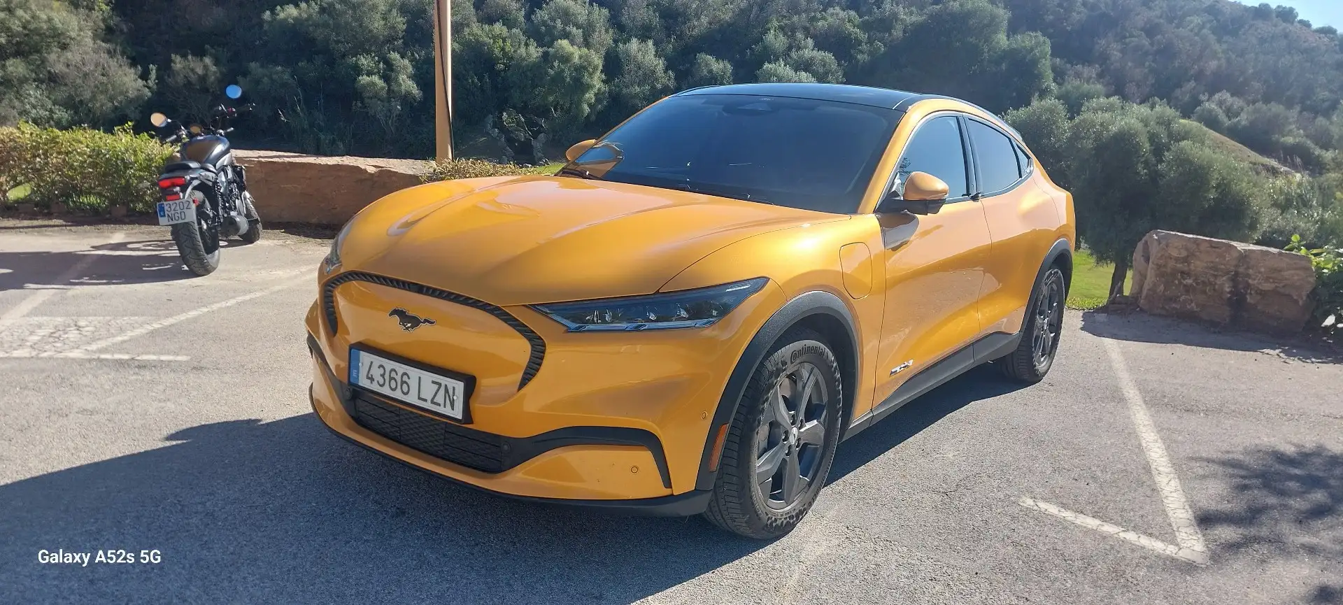 Ford Mustang Mach-E Mustang Mach-E AWD Rango estandar Naranja - 2
