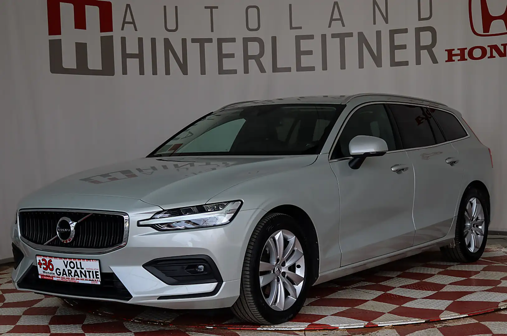 Volvo V60 D4 Momentum / WINTER-PAKET / NAVI / PDC Grau - 1