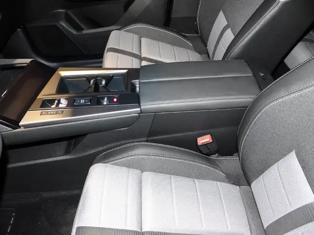 Opel Grandland view 11