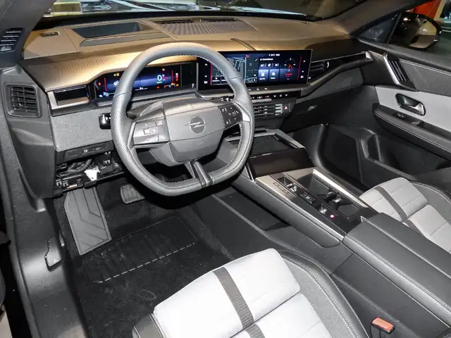 Opel Grandland view 5