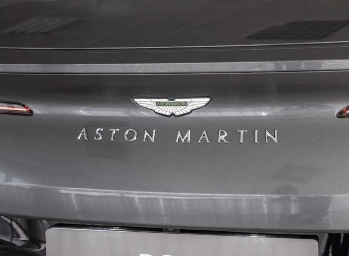 Aston Martin DB11 Volante 4.0 510 Сірий - 2
