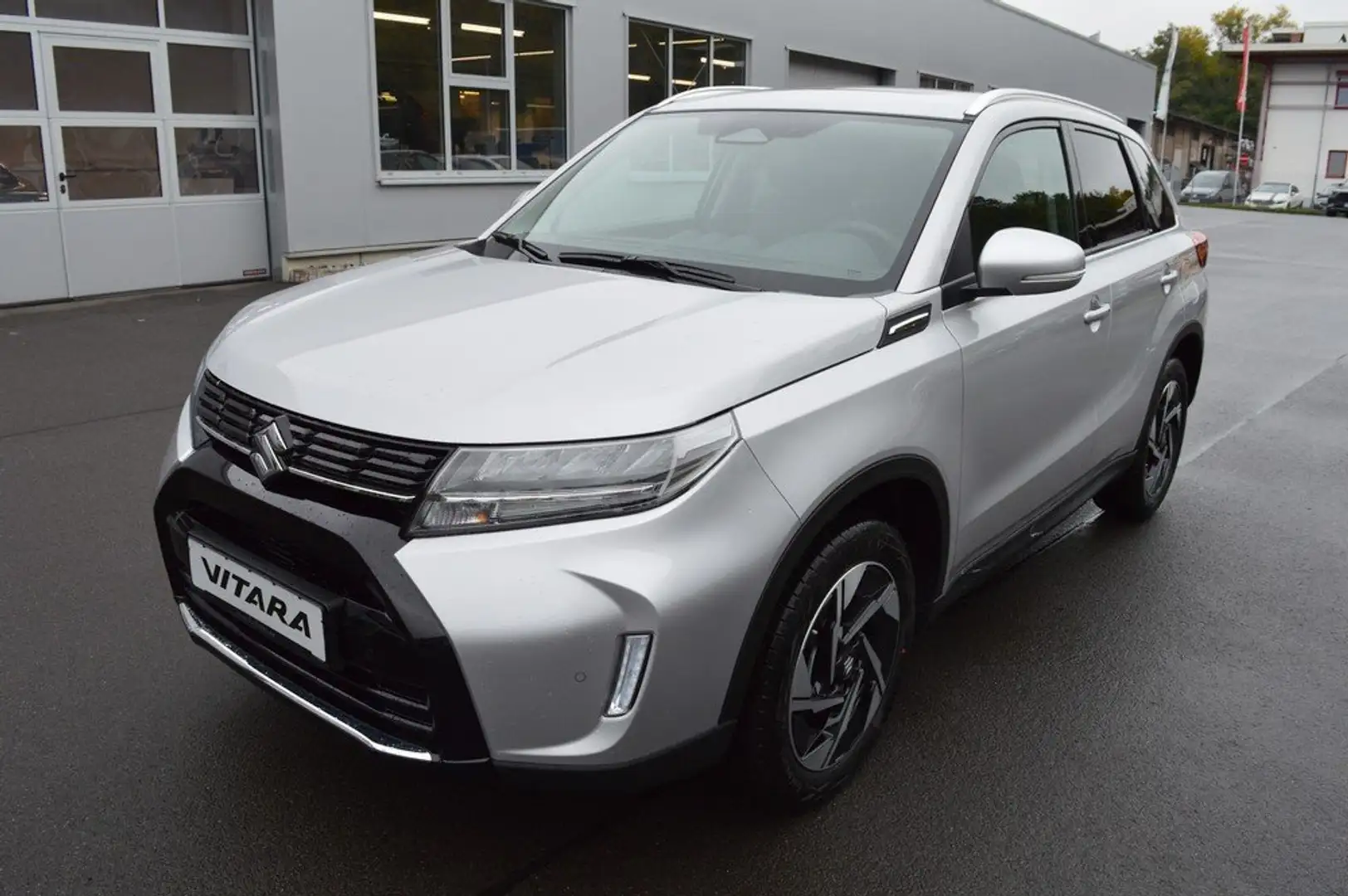 Suzuki Vitara 1.4 Hybrid Allgrip Comfort+ *Voll+Pano* Argento - 2