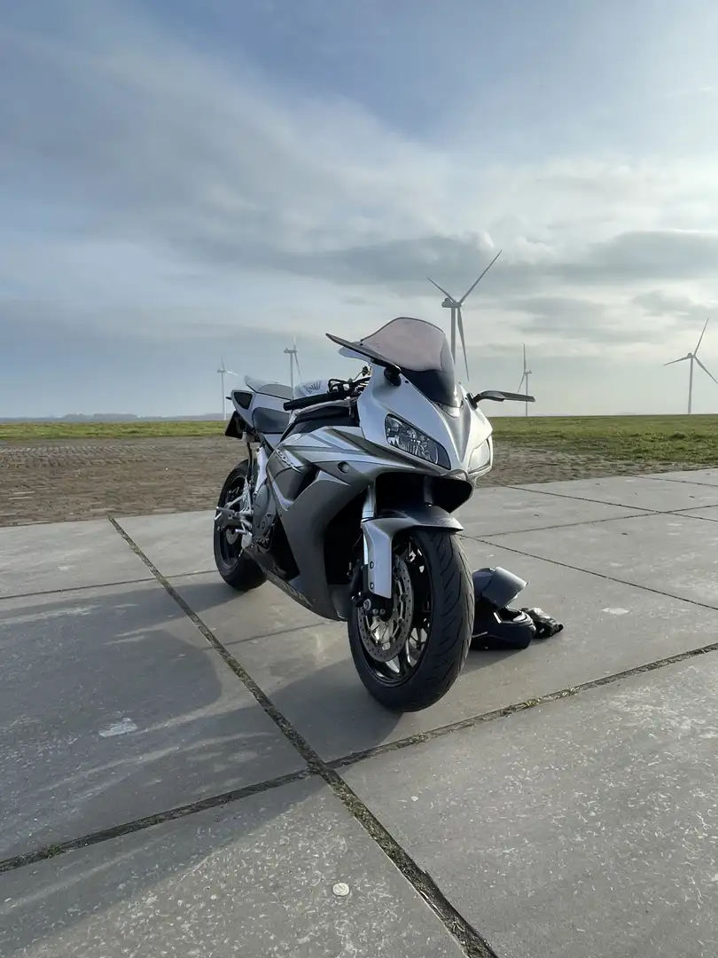 Honda CBR 1000 sc57 Ezüst - 1