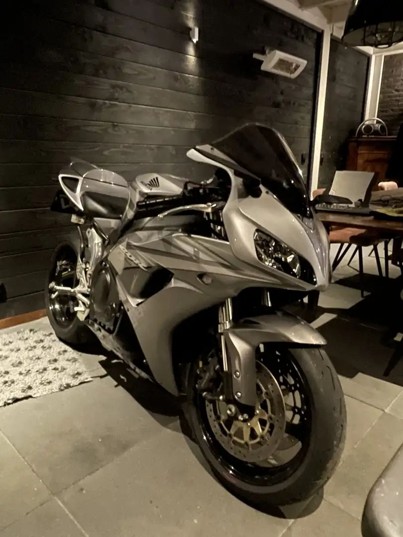 Honda CBR 1000 sc57 Ezüst - 2