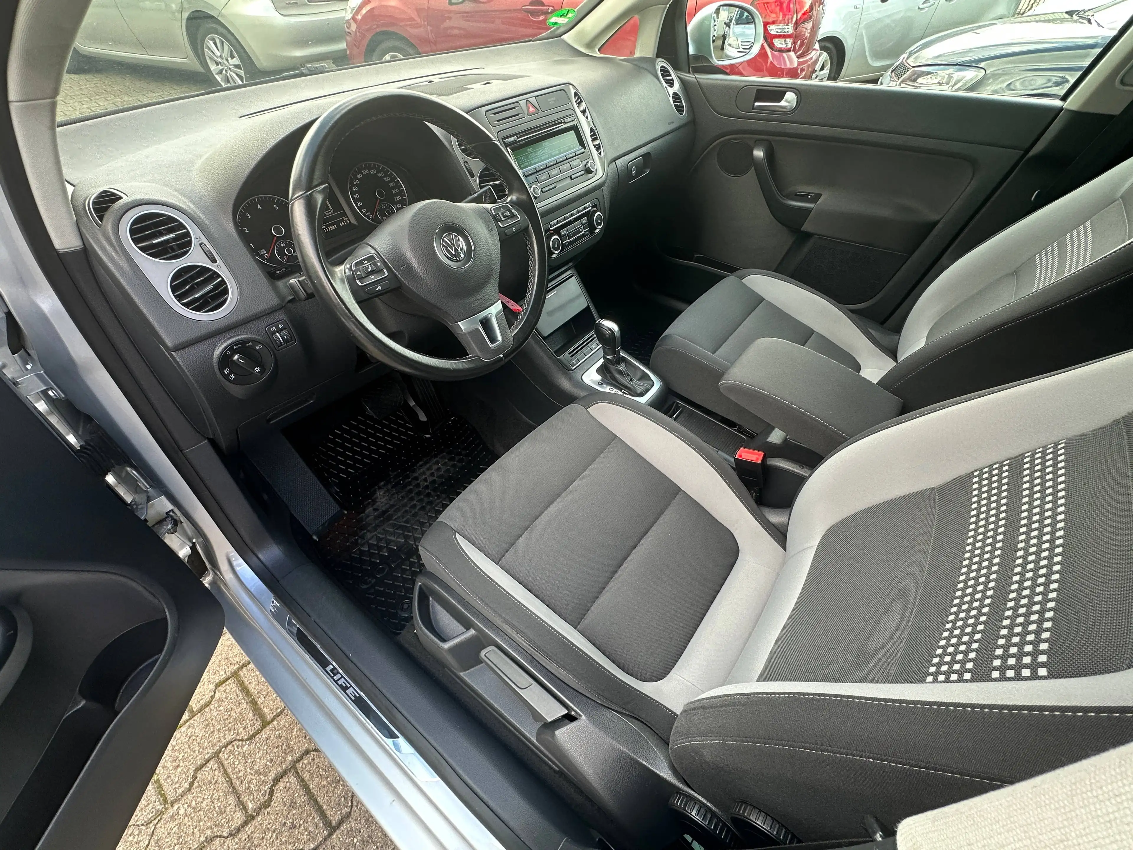Volkswagen Golf Plus Life AUTOMATIK TÜV NEU — photo 8