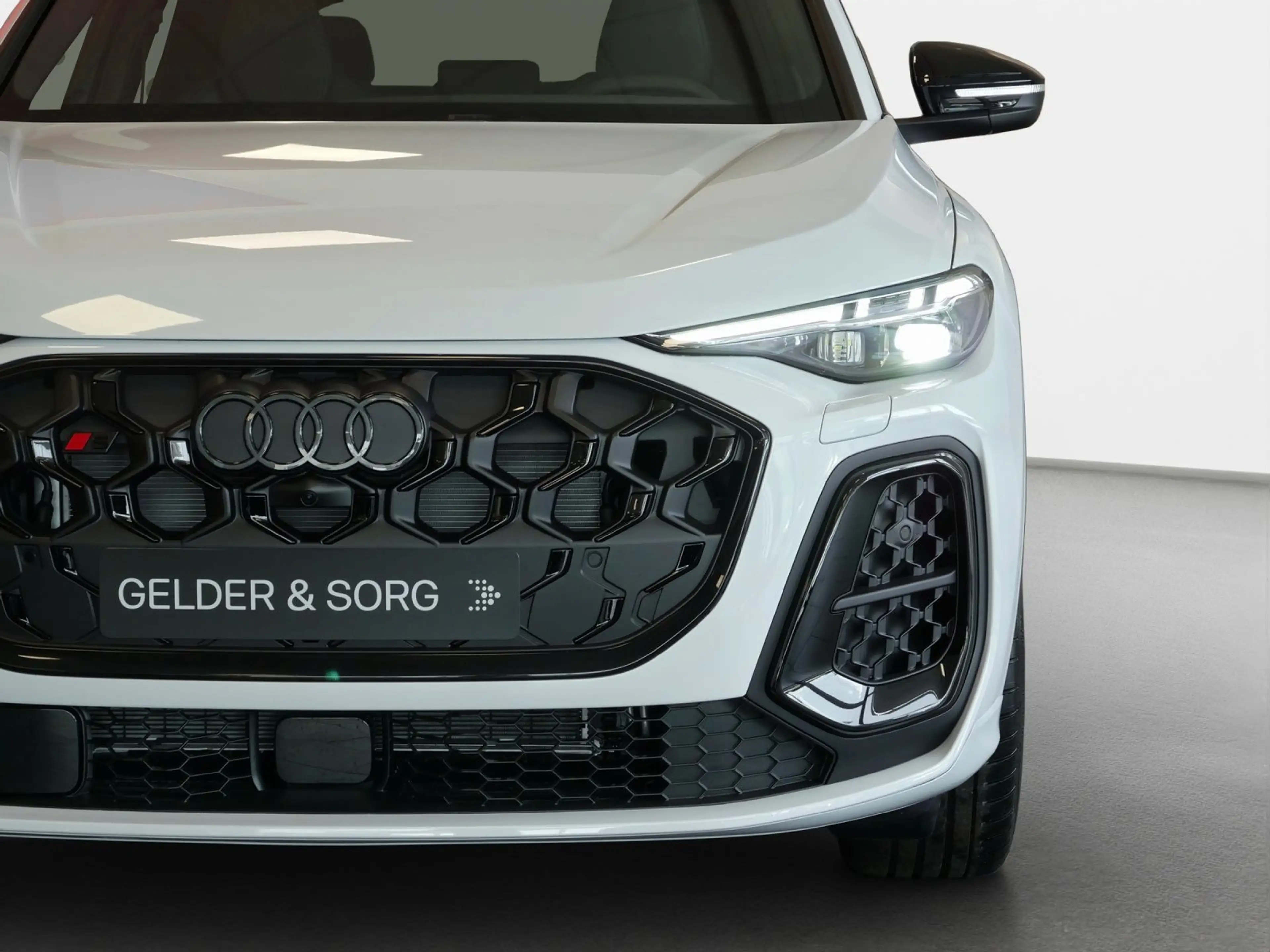 Audi SQ5 SUV TFSI *MMIexperince*TechPro*AHK*Pano*Air* — photo 12