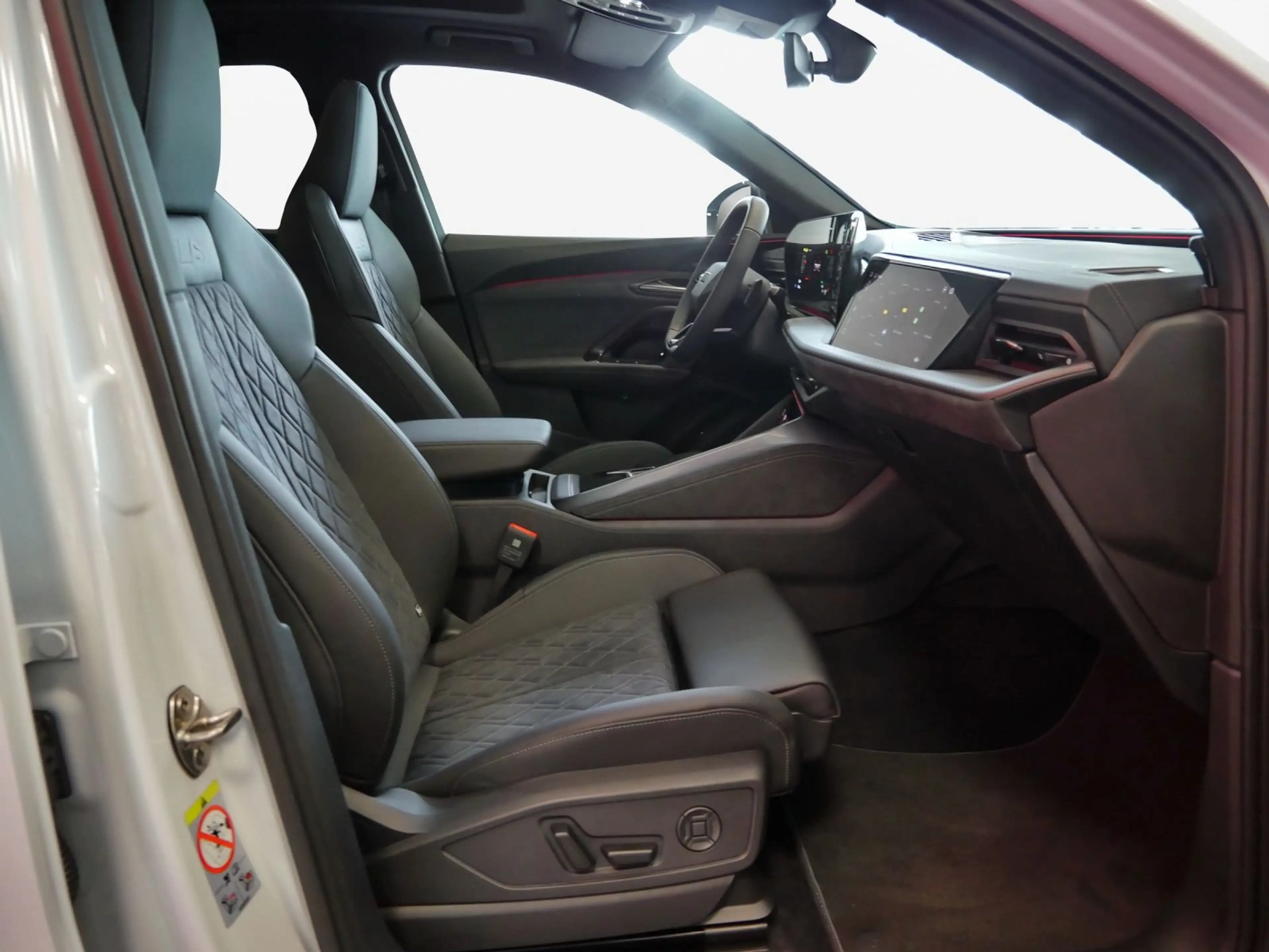 Audi SQ5 SUV TFSI *MMIexperince*TechPro*AHK*Pano*Air* — photo 4