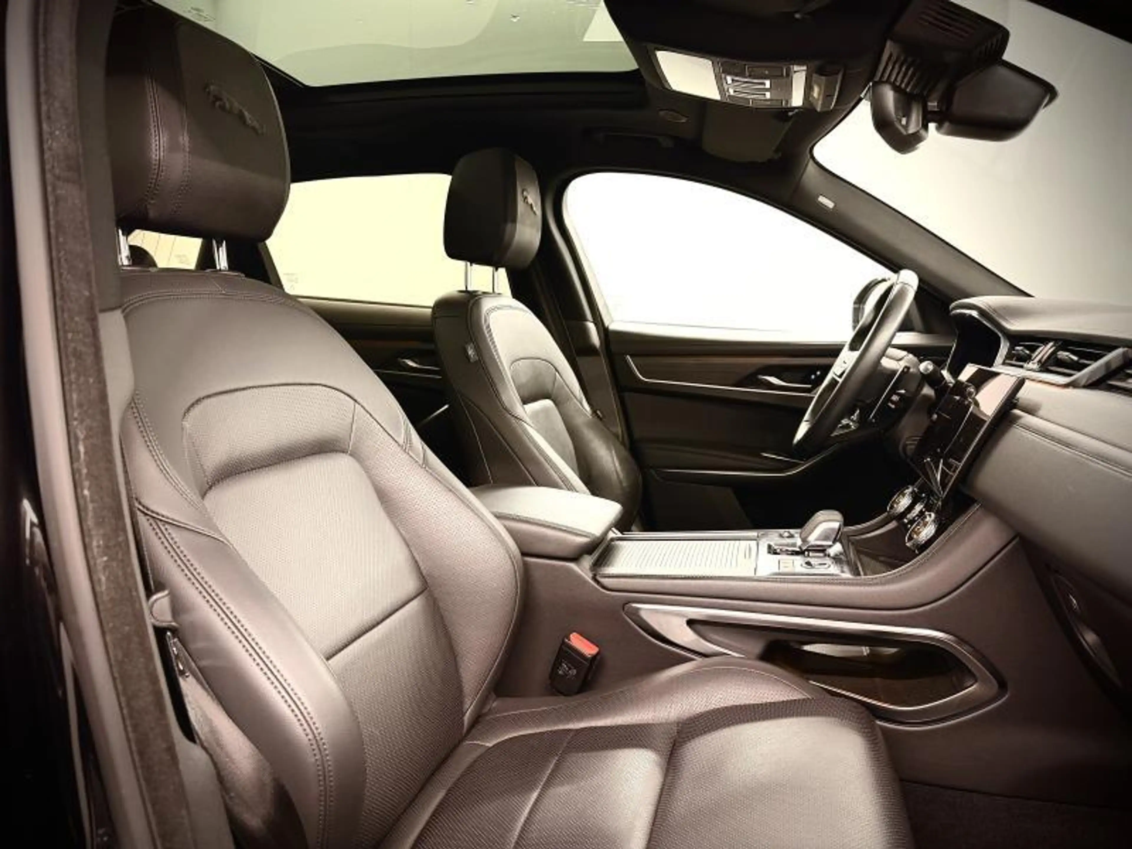 Jaguar F-Pace D165 S AWD Auto. 23MY — photo 32