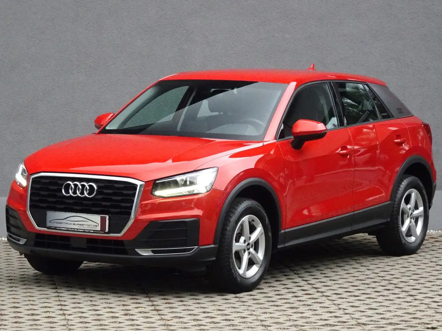 Audi Q2 1,4 TFSI s-tronic/LED/Connect/SitzHZG/PDC/LMF Orange - 1
