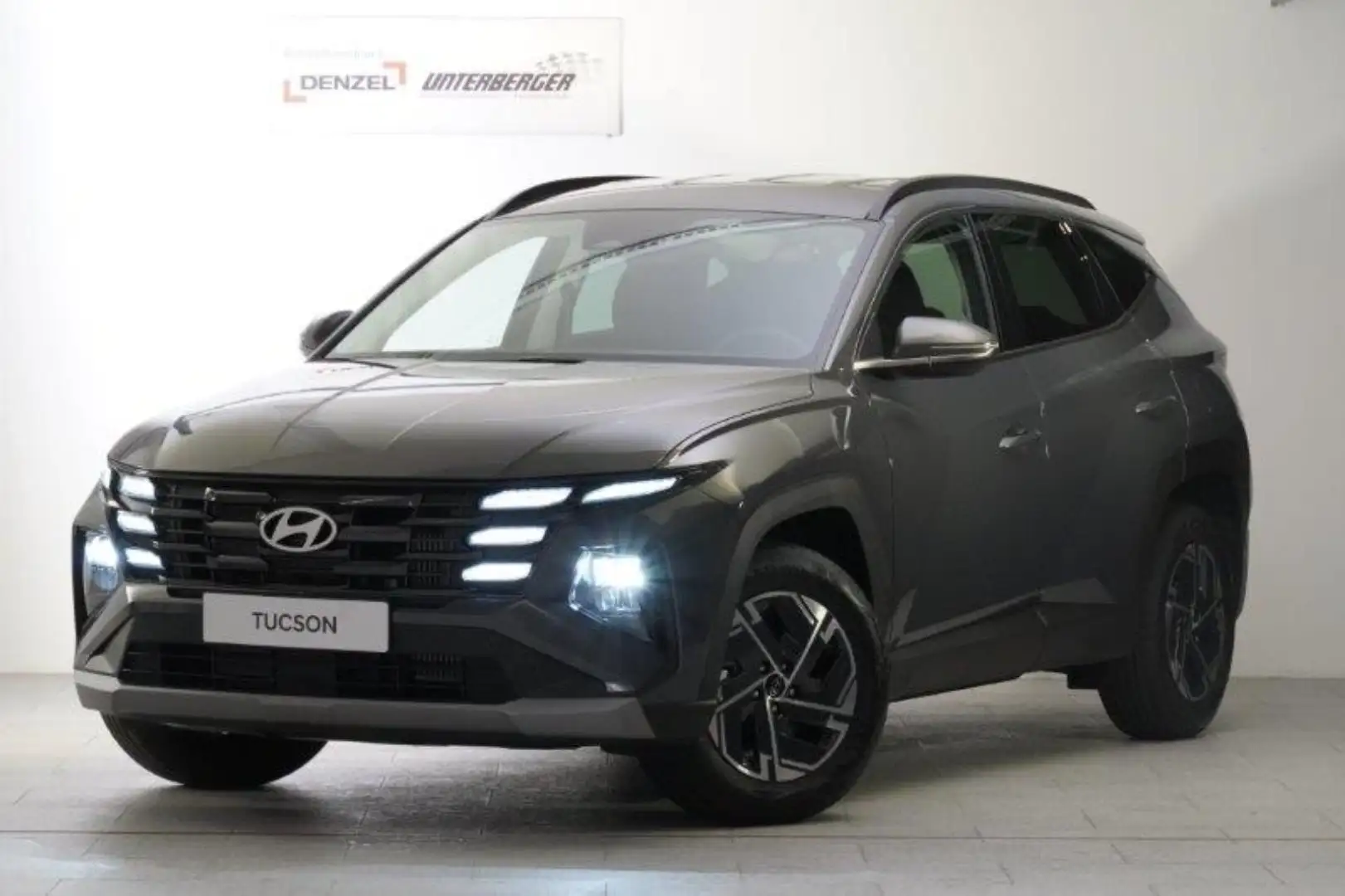 Hyundai TUCSON NX4 Jubile 1,6 T-GDi 2WD 48V Schwarz - 1