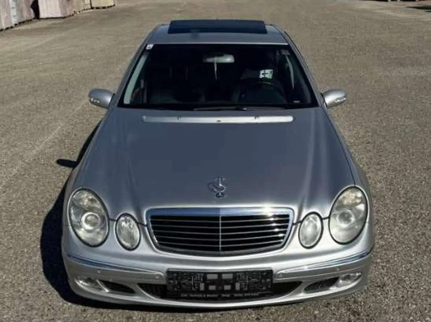 Mercedes-Benz E 200 E 200 Avantgarde CDI Sequentronic Avantgarde Silber - 2