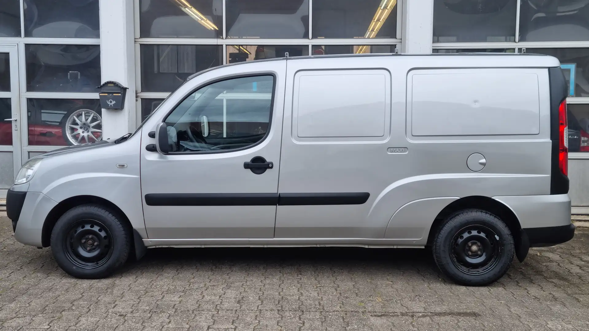 Fiat Doblo 1.3 JTD SX Maxi Kasten Grau - 2
