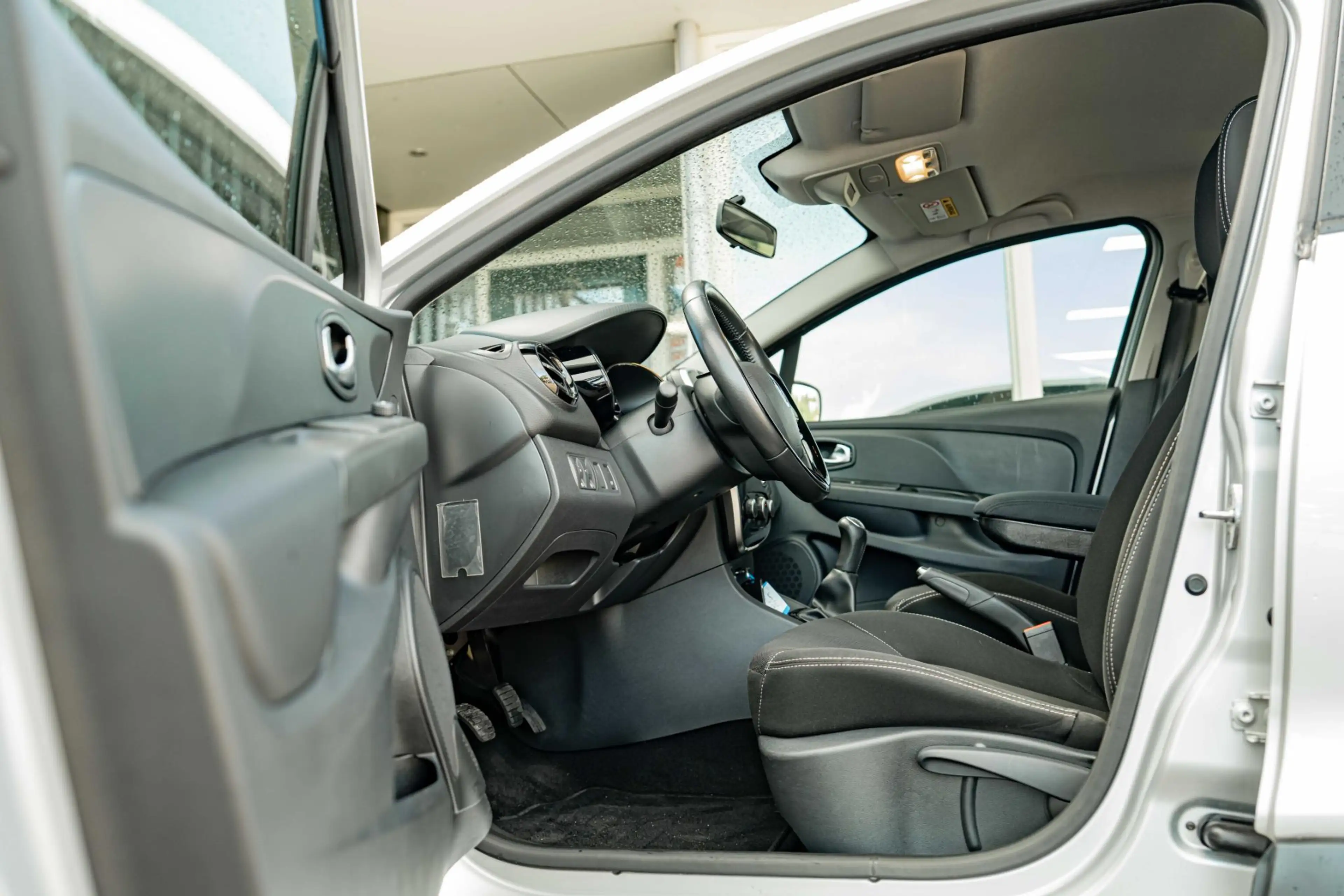 Renault Clio 0.9 TCe Expression — photo 10